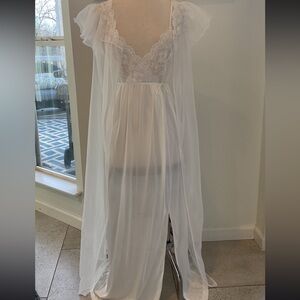 Gilead White Robe + Nightgown